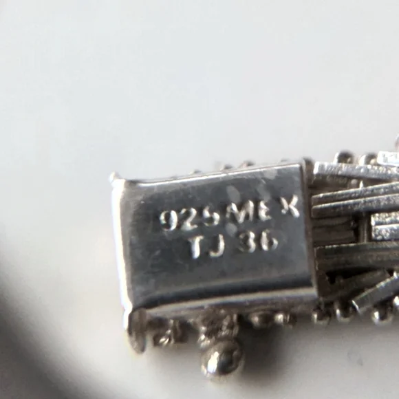 Vintage 925 sterling silver Riccio V-shape Chevron necklace - Picture 8 of 11